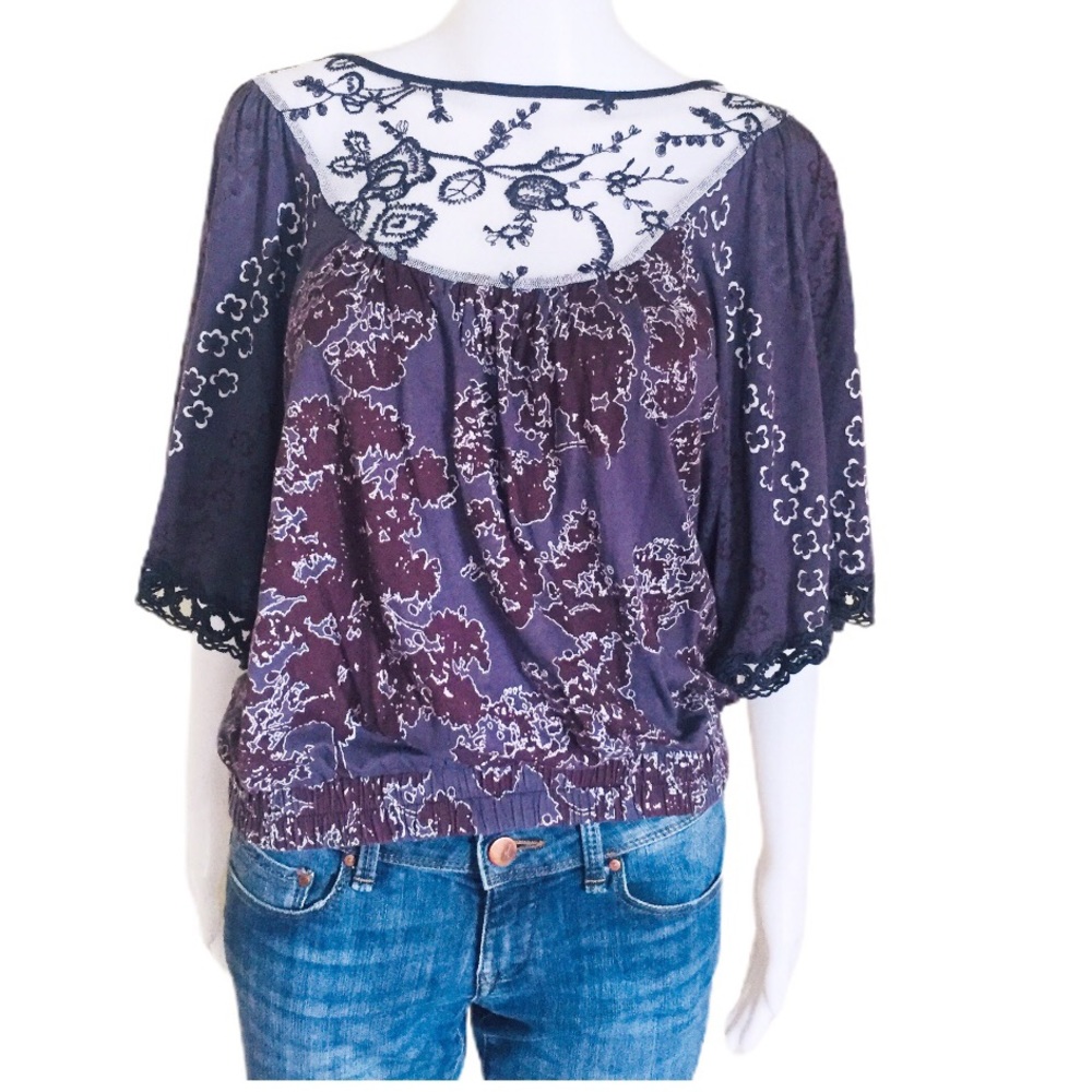 LANGUAGE LOS ANGELES Nordstrom Blue Floral Lace Front Blouse Medium